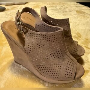 Chinese Laundry Tan Perforated Wedge Sandals